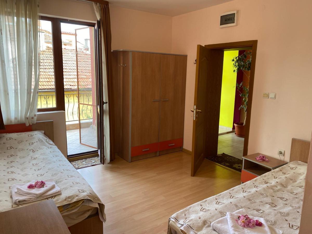 Family Hotel Kavrakovi Pavel Banja Kültér fotó