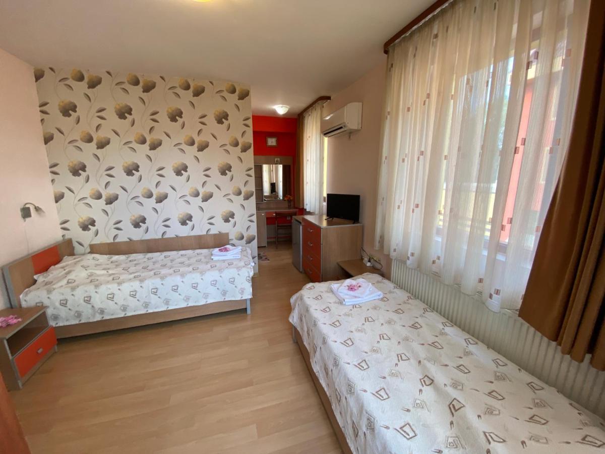 Family Hotel Kavrakovi Pavel Banja Kültér fotó
