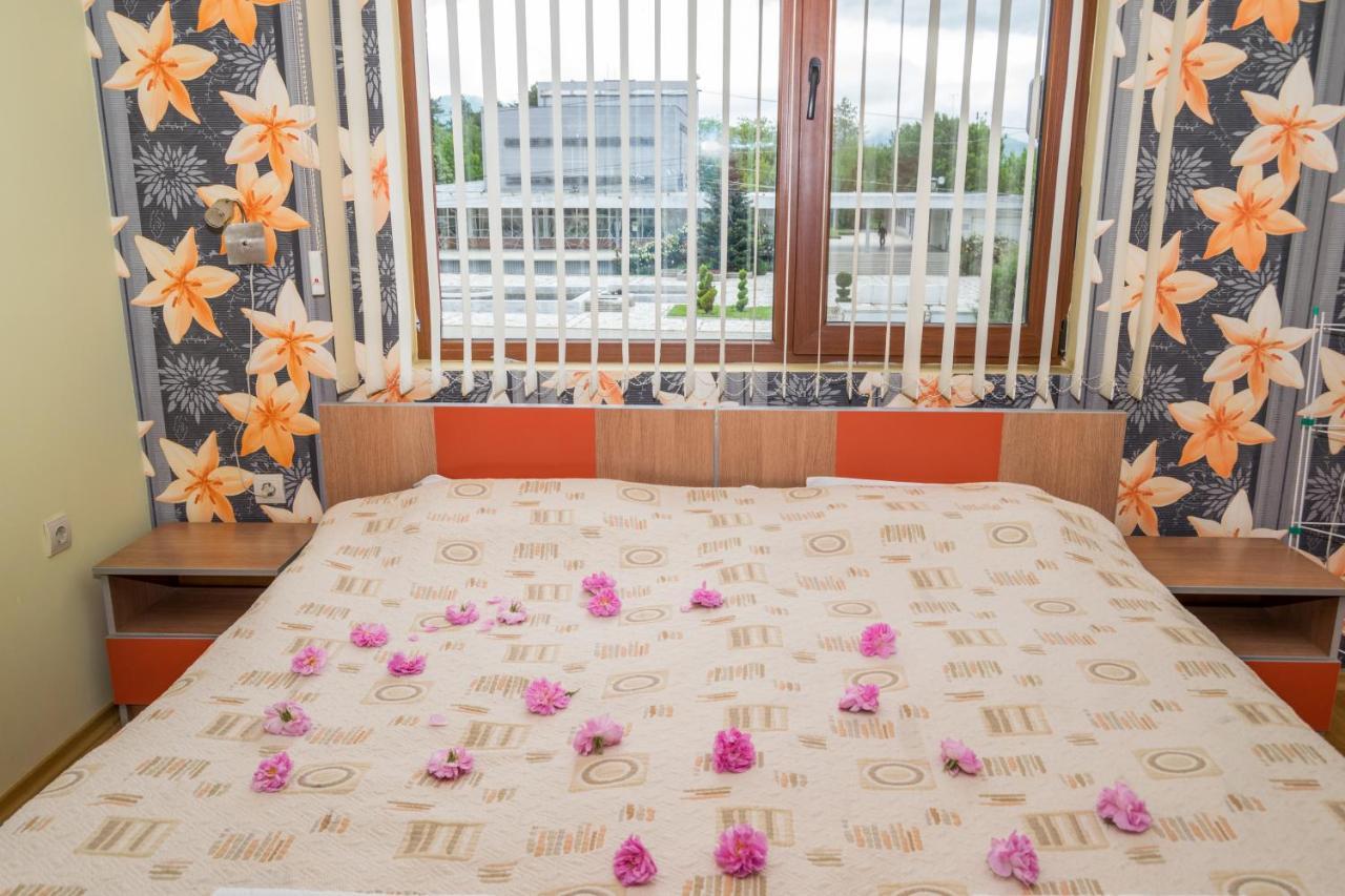 Family Hotel Kavrakovi Pavel Banja Kültér fotó